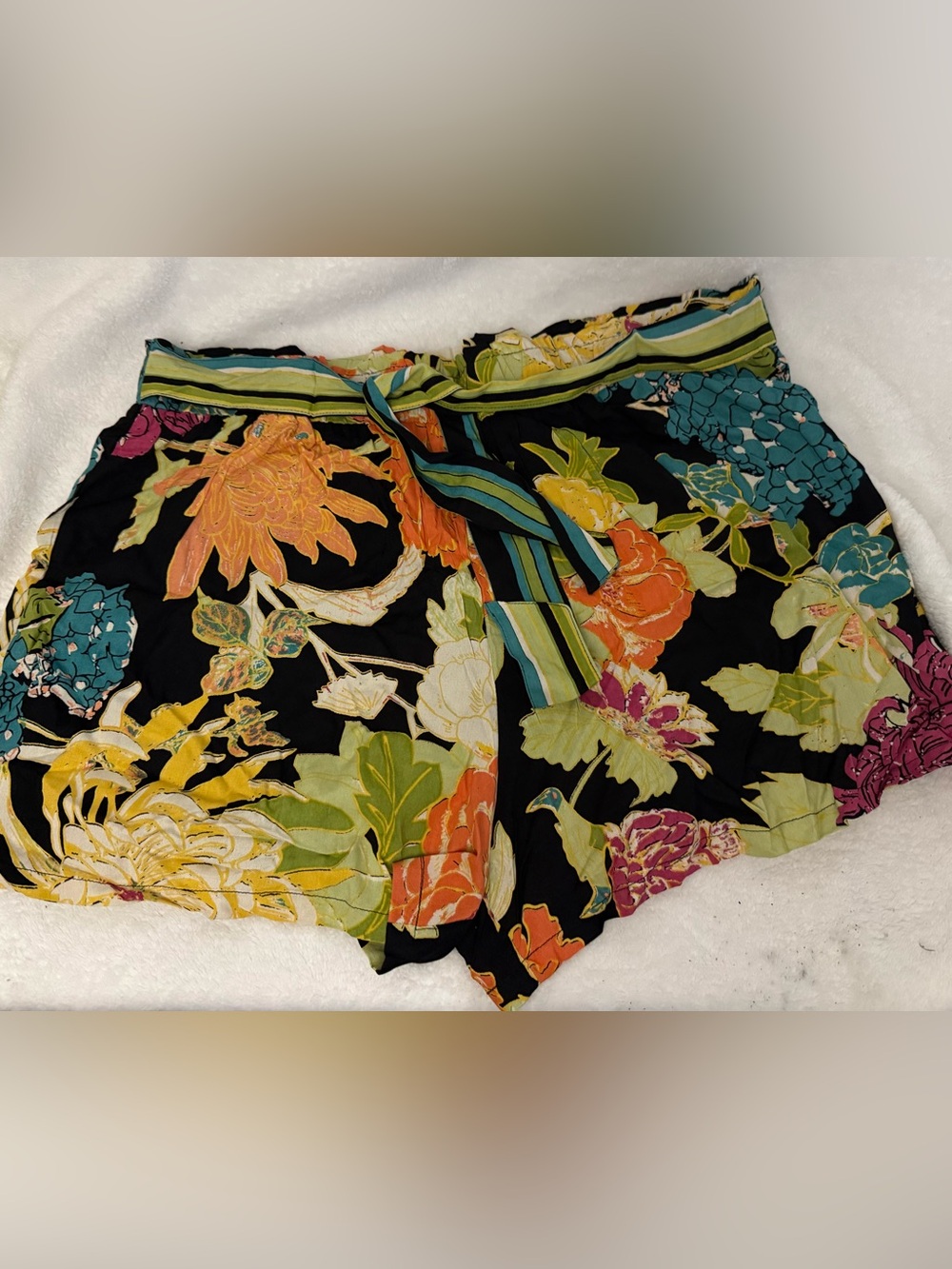 Millennium lightweight Floral Tie-Waist Shorts Size 2X